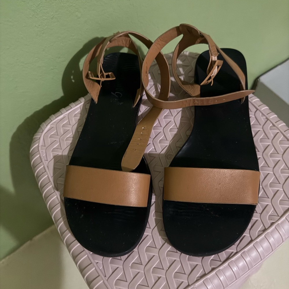 Elegant Tan Leather Sandals